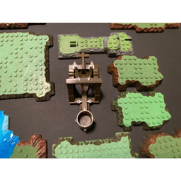 Knights and Castle Mega Bloks Block set of Land bases 10 big pieces - Picture 5 of 5